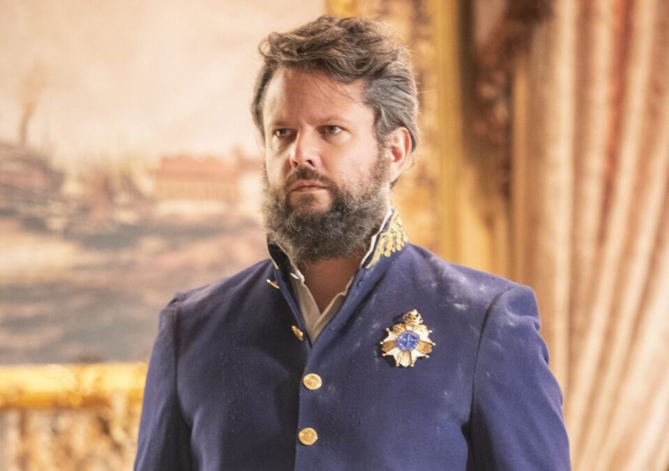 Dom Pedro é feito refém por soldados paraguaios em 'Nos Tempos do Imperador'