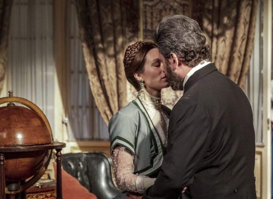 Tonico descobre que Samuel é Jorge em 'Nos Tempos do Imperador'