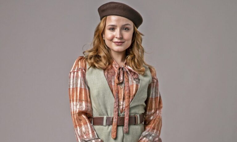 Larissa Manoela apresenta os looks de Isadora e Elisa em 'Além da Ilusão'