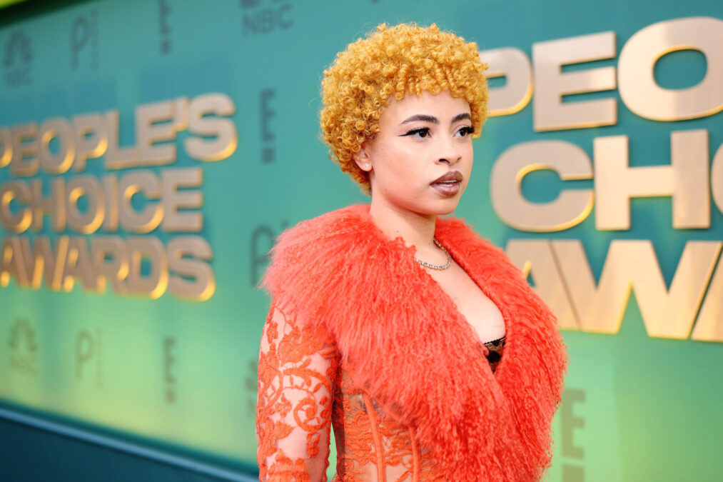 Ice Spice é a Artista Revelação do People's Choice Awards 2024!