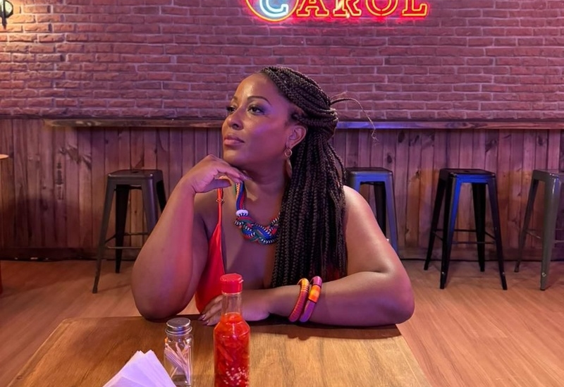 Tia Má está de volta na nova temporada de "Rensga Hits!"