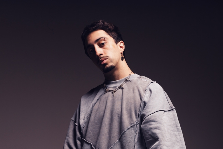 Lvcas lança "Humanamente", seu primeiro álbum autoral