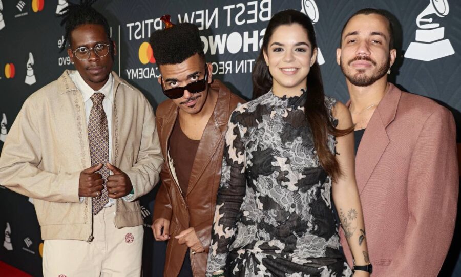 Os Garotin e Cacá Magalhães se apresentam em pré-show do Grammy Latino!