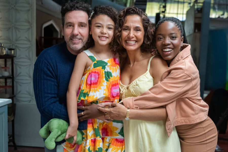 ãe de Sofia está viva, Camila Pitanga volta a trama das 7!