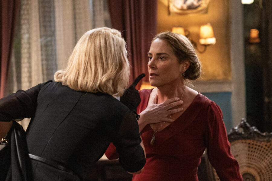 Sandra (Flávia Alessanda) se vinga de Zulma (Heloisa Périssé). 