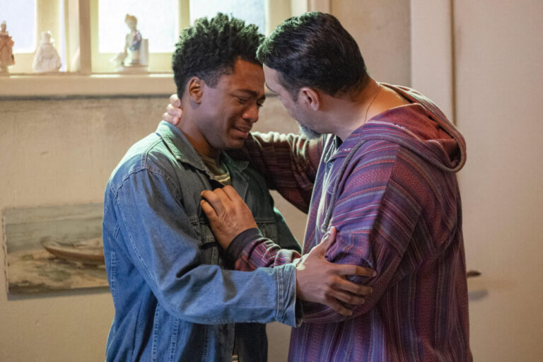 'Três Graças': Misael (Belo) se revela vivo em velório e faz alerta chocante sobre os remédios