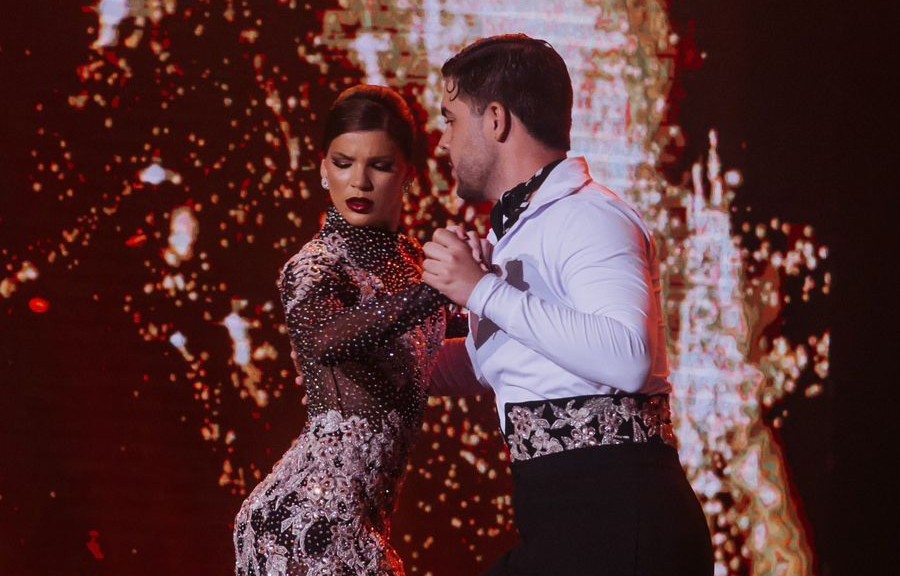 Álvaro é eliminado da 'Dança' e recebe convite surpresa de Luciano Huck