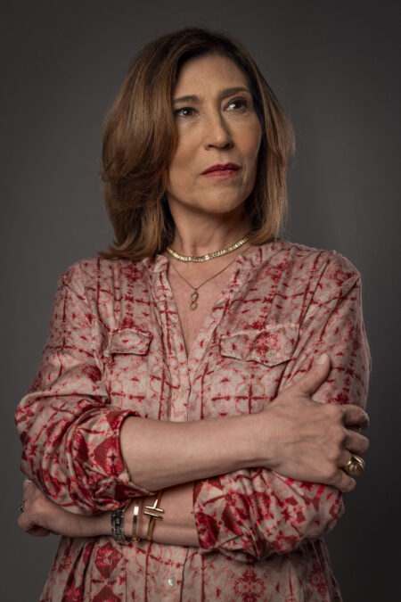 Glória Trajano (Beth Goulart).