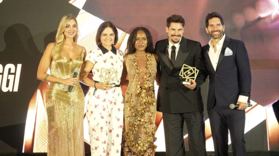 Alessandra Poggi, Duda Santos e Nicolas Prattes no Prêmios PRODU.