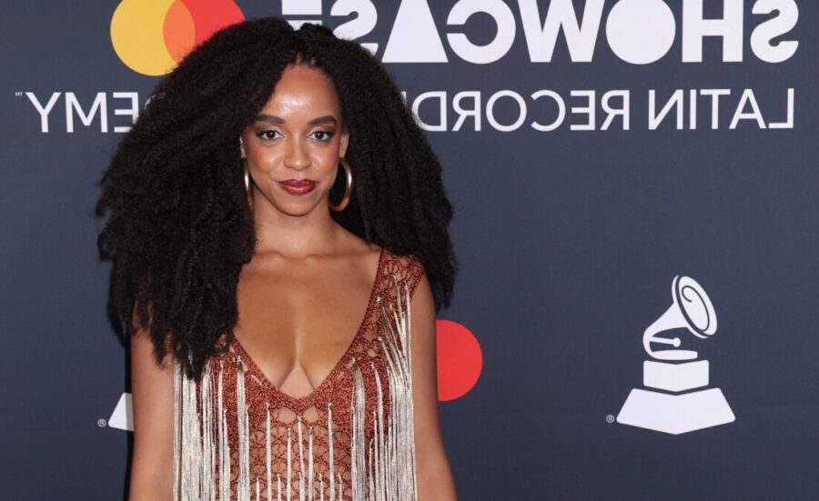 Juliane Gamboa celebra sucesso e representatividade no Grammy Latino