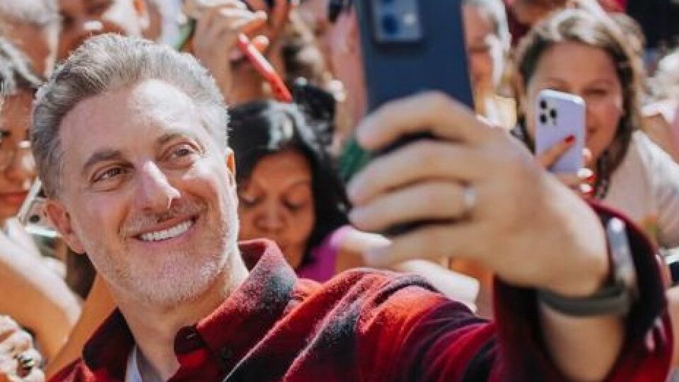 Luciano Huck dá um reboot no “Você Decide” e promete promete um Domingão cheio de interatividade