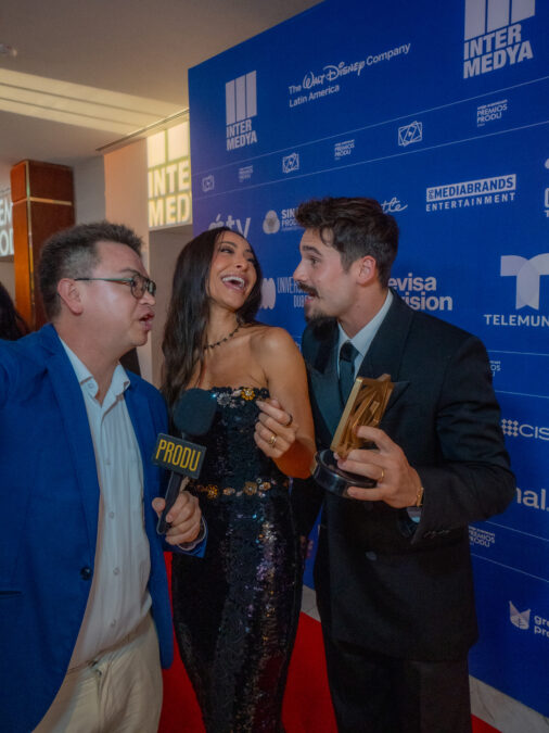 Nicolas Prattes e Sabrina Sato no Prêmios PRODU.