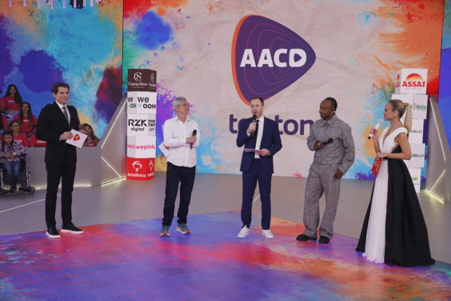 serginho-groisman-e-tiago-leifert-no-teleton-esse-olhar-muda-tudo