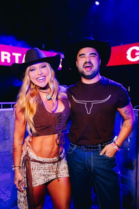 Virginia Fonseca e Lucas Guedez no 'Caldas Country Festival'.