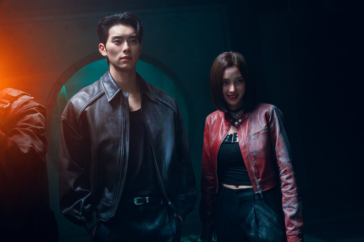 Lee Chae-min e Jo Nathan na série Cashero.