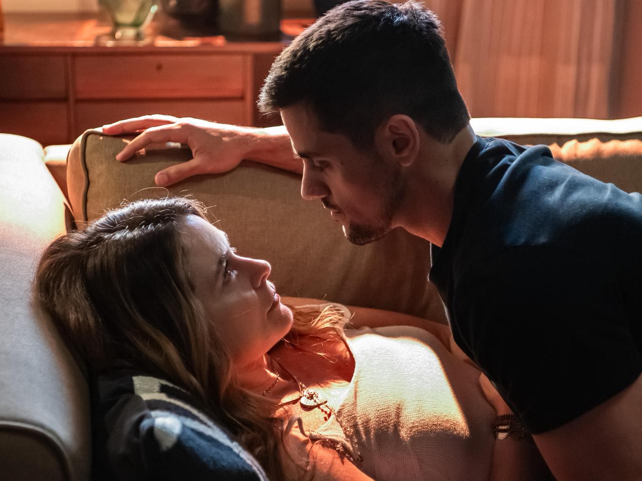 Filipa decide ficar com Danilo em 'Dona de Mim'