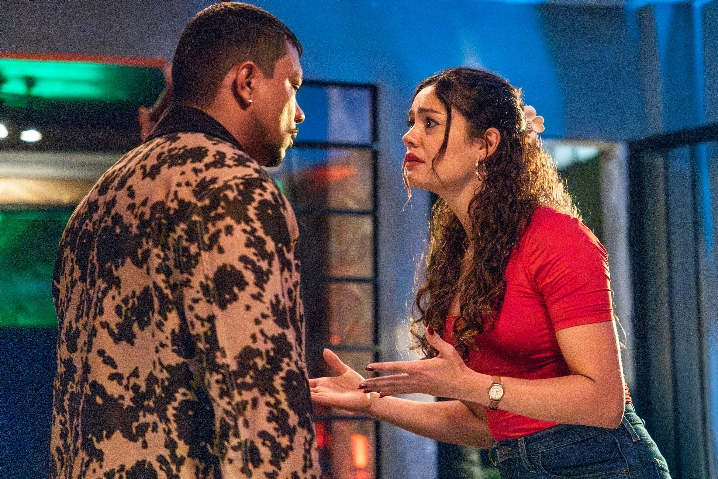 Três Graças: Gerluce desafia Bagdá para salvar Paulinho de execução. Foto: Globo/Gabriel Vaguel