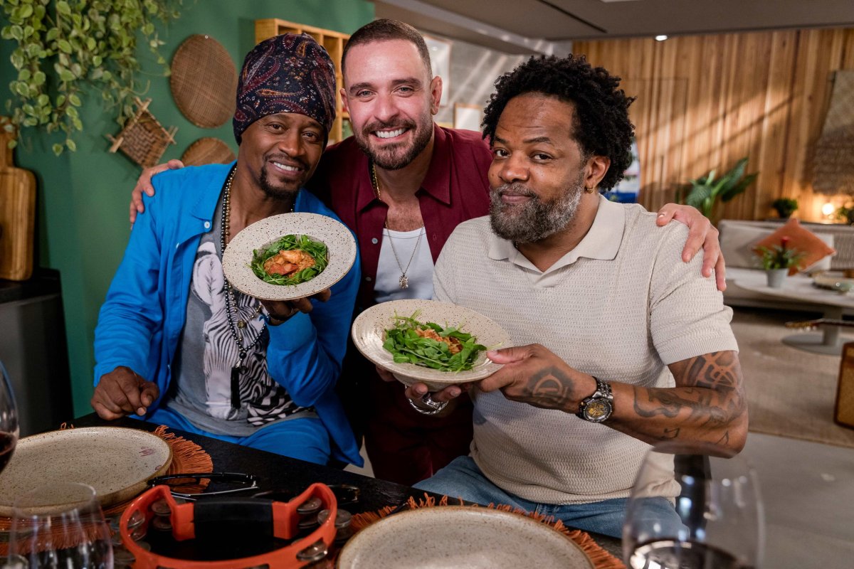 Diogo Nogueira arma roda de samba e revela segredos com Xande no GNT