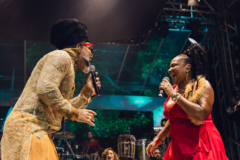 Carlinhos Brown e Margareth Menezes cjuntos no Maga Convida