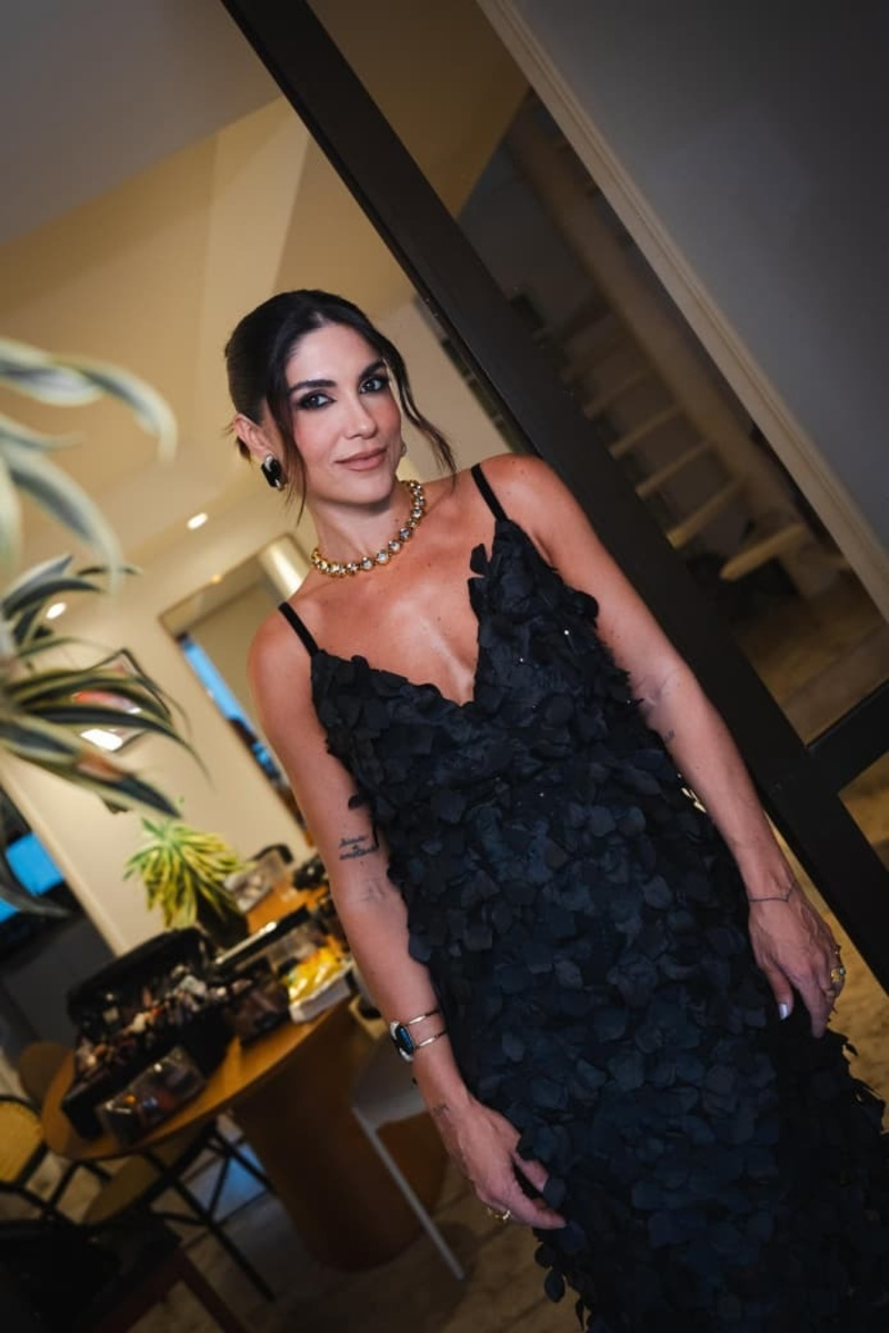 Pâmela Lucciola exibe figurino impecável em evento beneficente de Lore Improta e Léo Santana