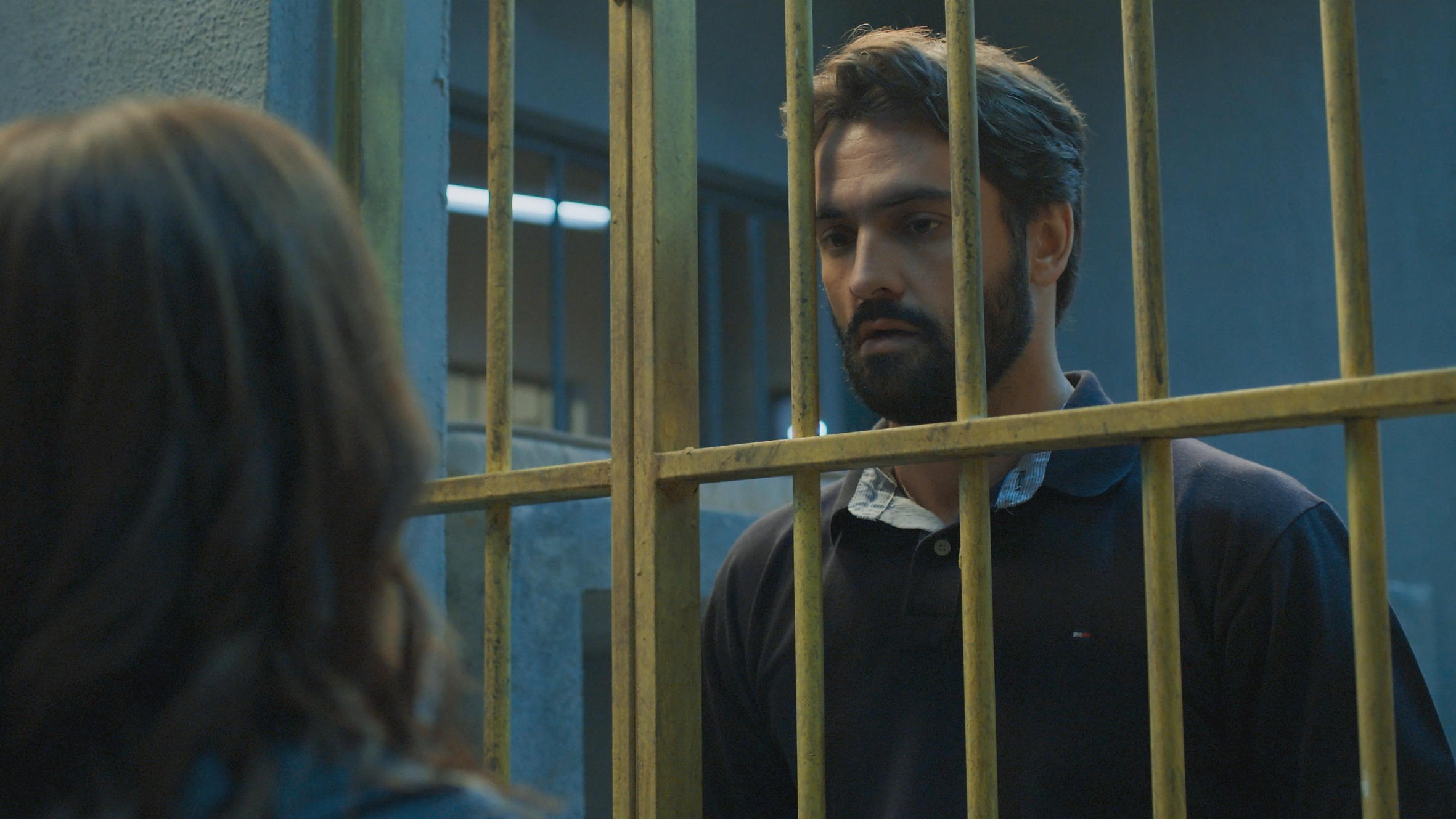 José Maria (Túlio Starling) é preso.