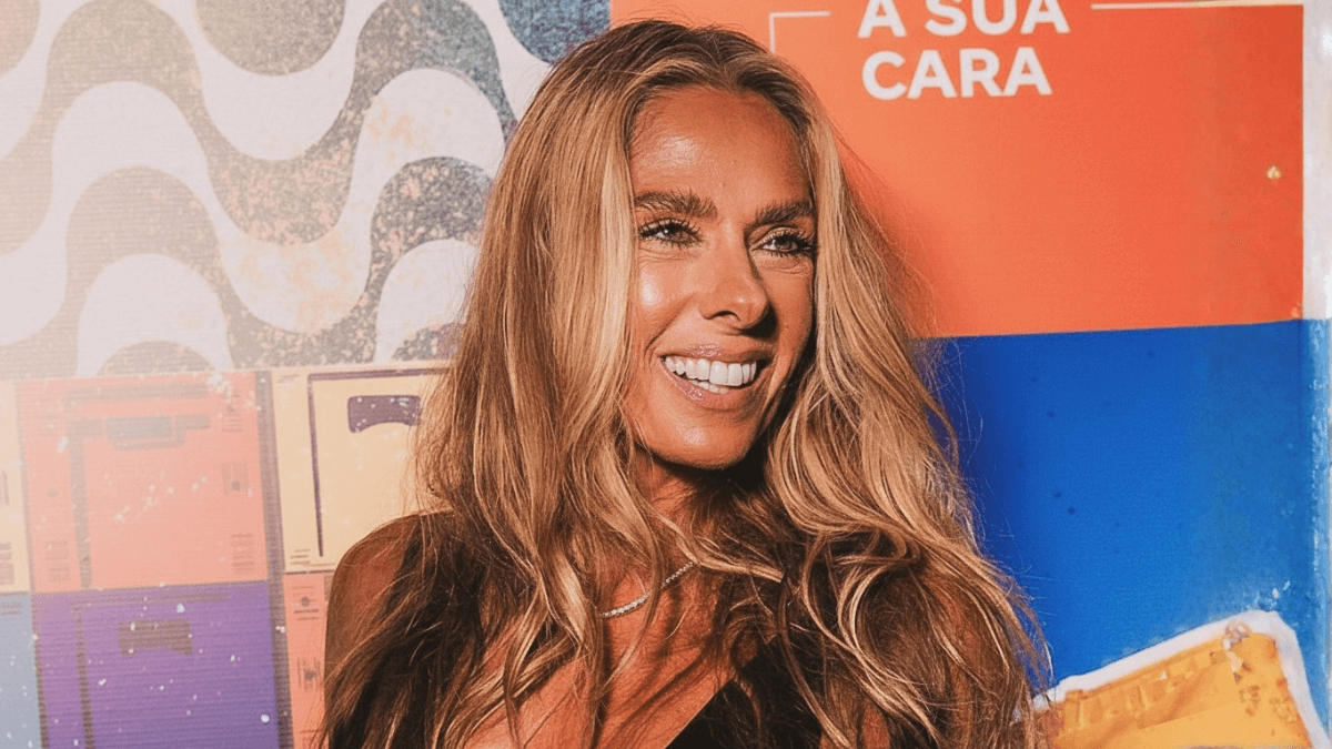 Adriane Galisteu confirma presença e brilha no Baile do Fairmont Rio