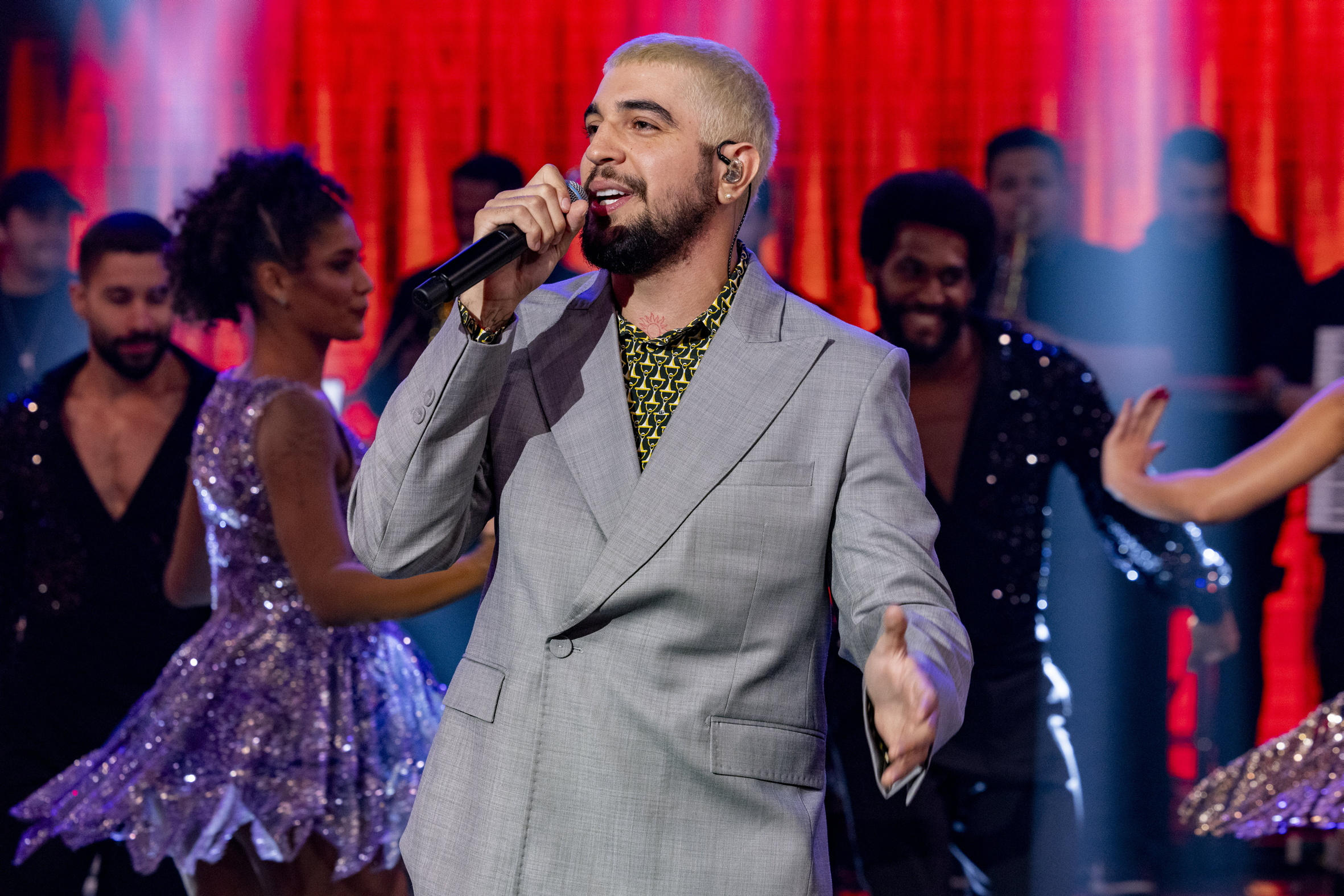 Nattan apresenta seus sucessos no Domingão Especial de Carnaval