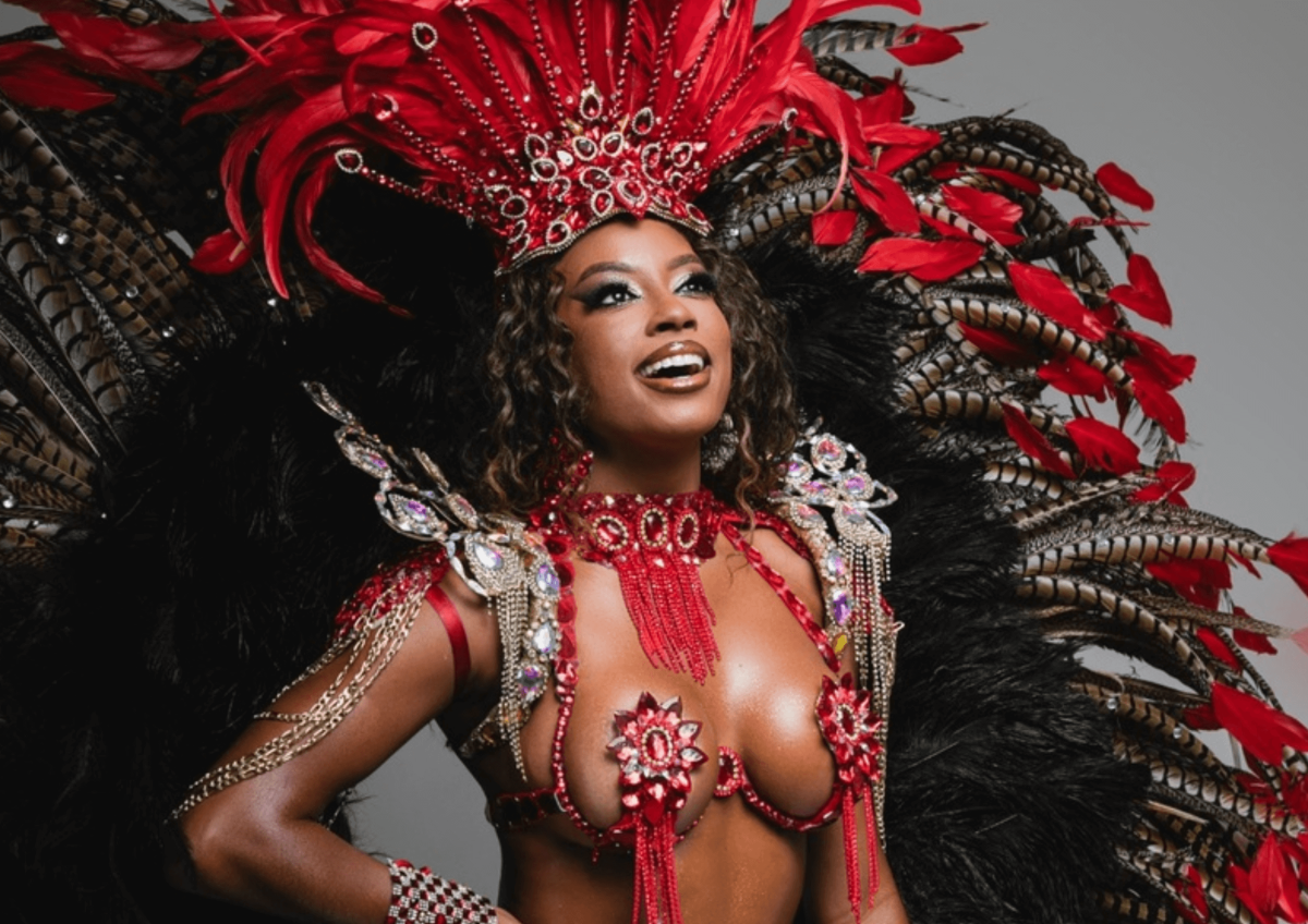 Lumena Aleluia estreia como musa da Estácio de Sá