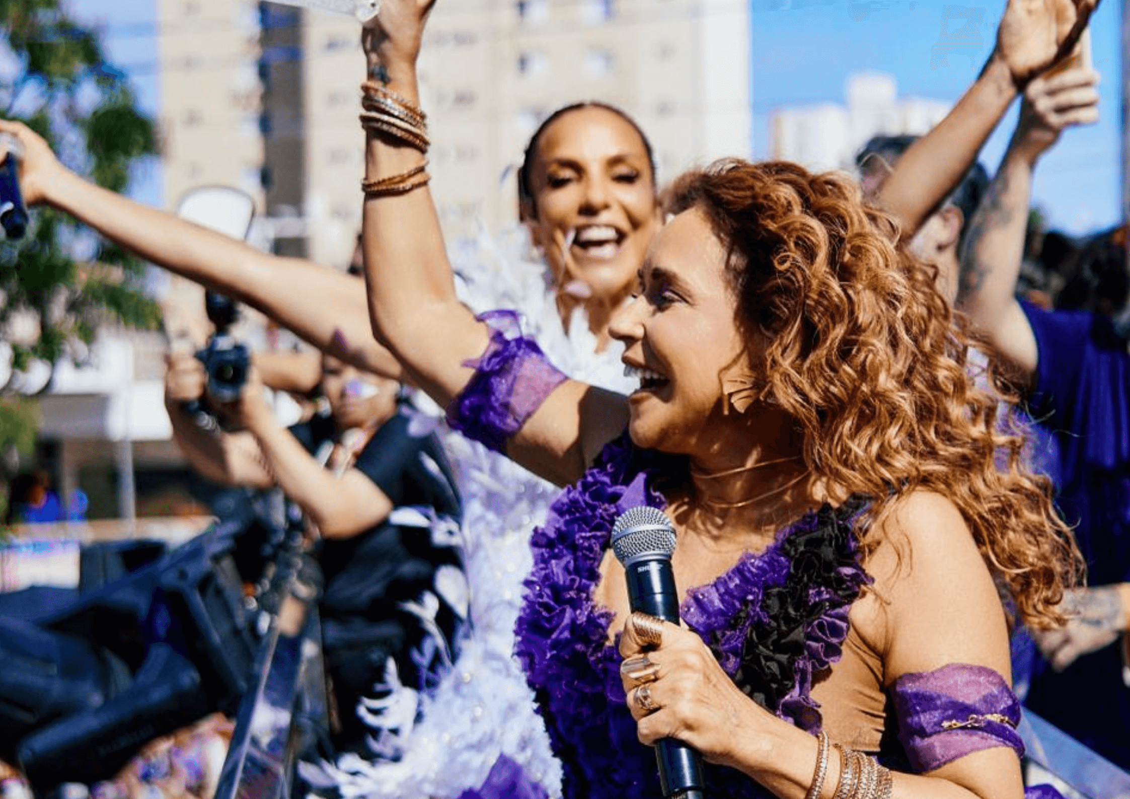 Ivete Sangalo e  Daniela Mercury agitaram a multidão na despedida do Carnaval 