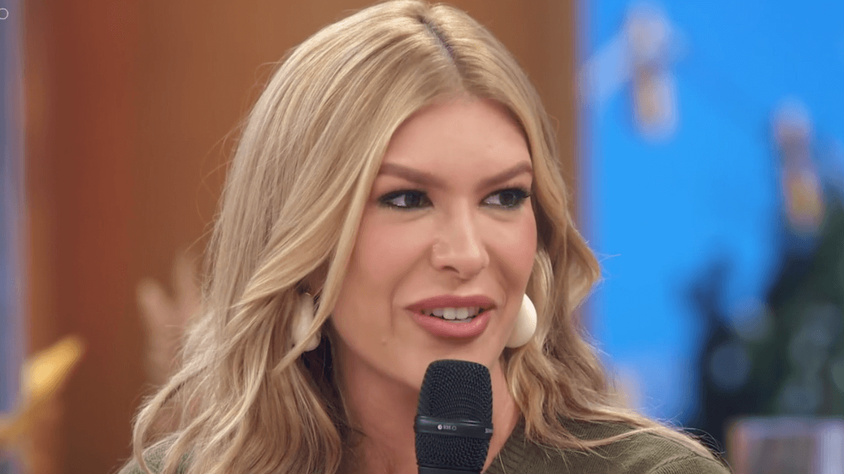 Lore Improta se emociona com surpresa de Leo Santana no Encontro