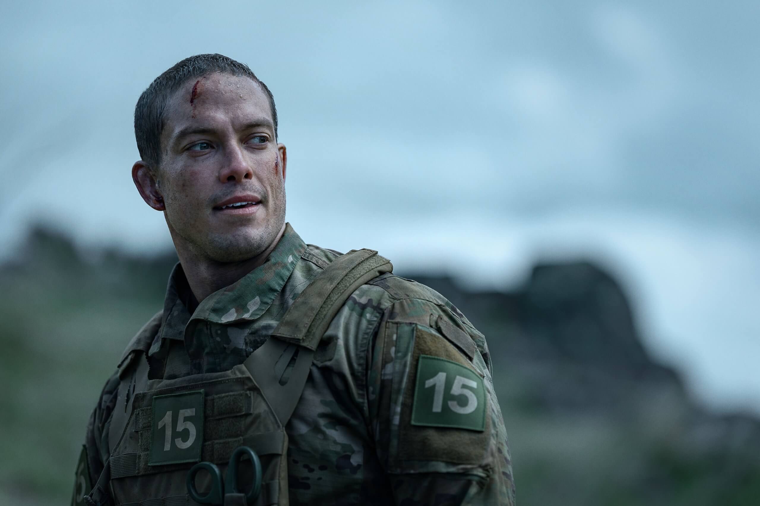 Blake Richardson é 15 em 'Máquina de Guerra'.