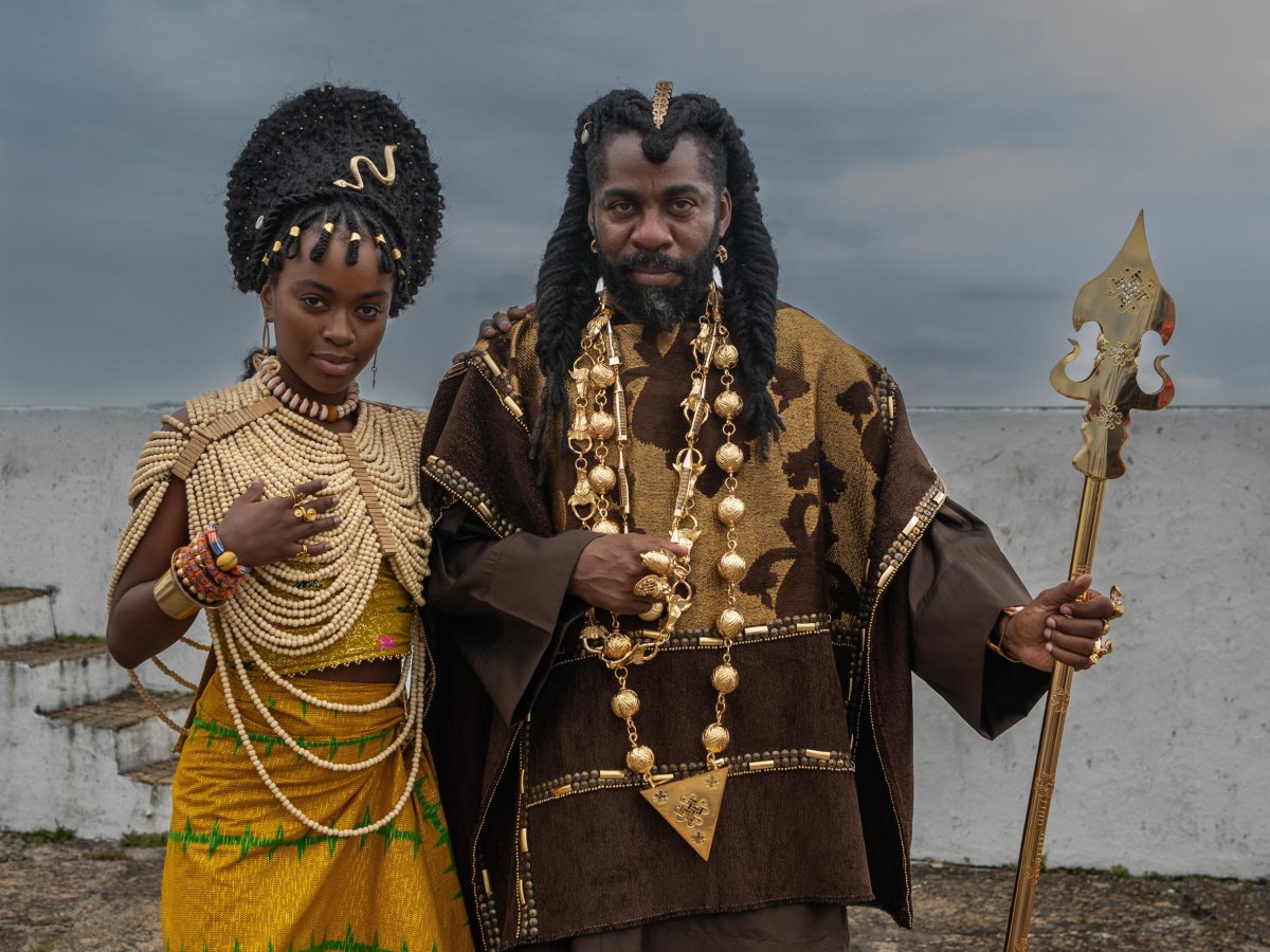 Jendal (Lázaro Ramos) e sua filha Kênia (Nikolly Fernandes).