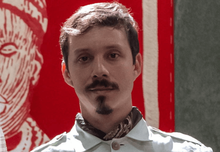 A Nobreza do Amor: João Pedro Zappa vive o idealista Mr. Jones