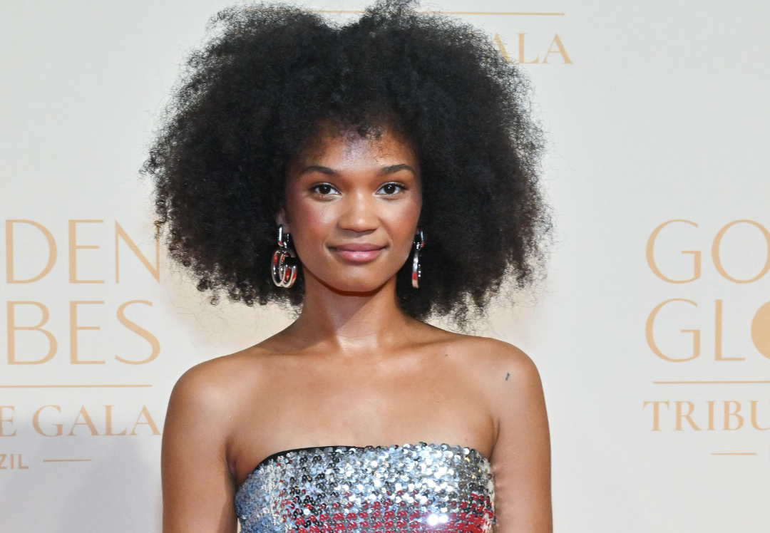 Agnes Nunes aposta em look prateado para o Golden Globes Brazil