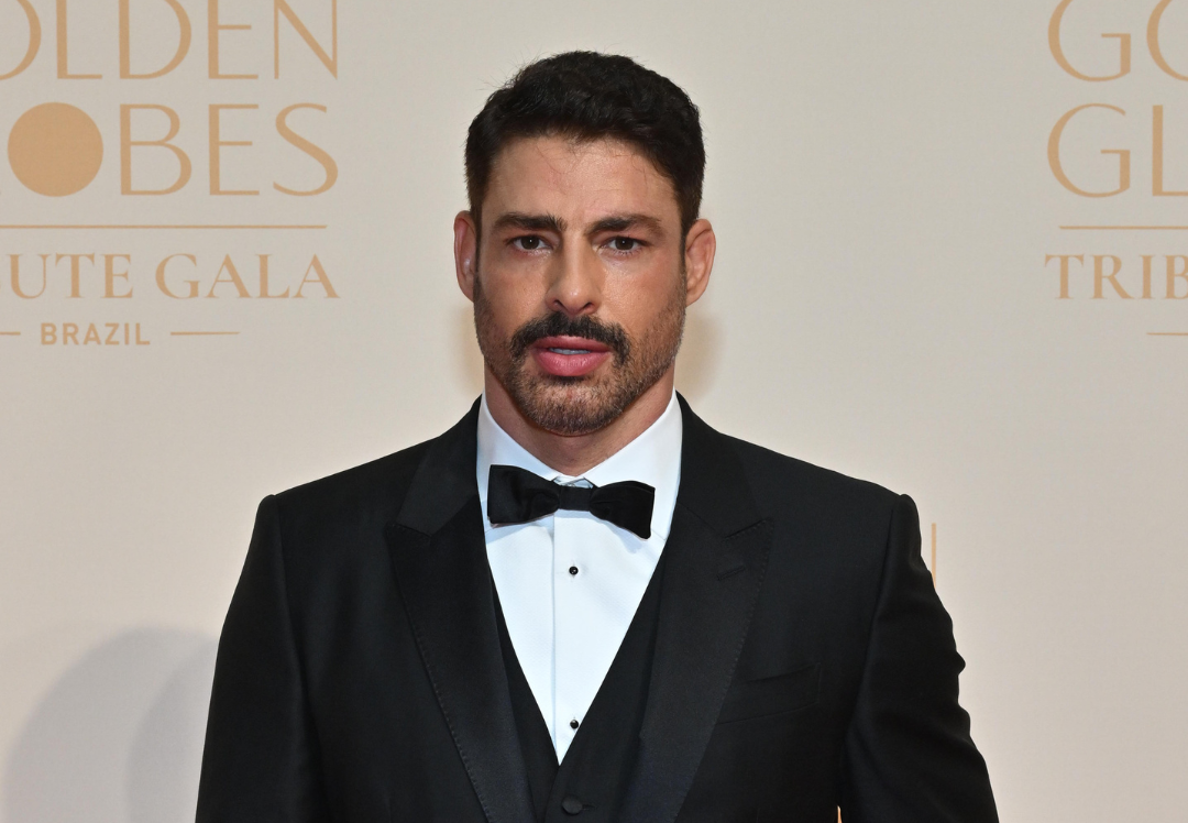 Cauã Reymond paralisa o Golden Globes Brazil com visual de luxo