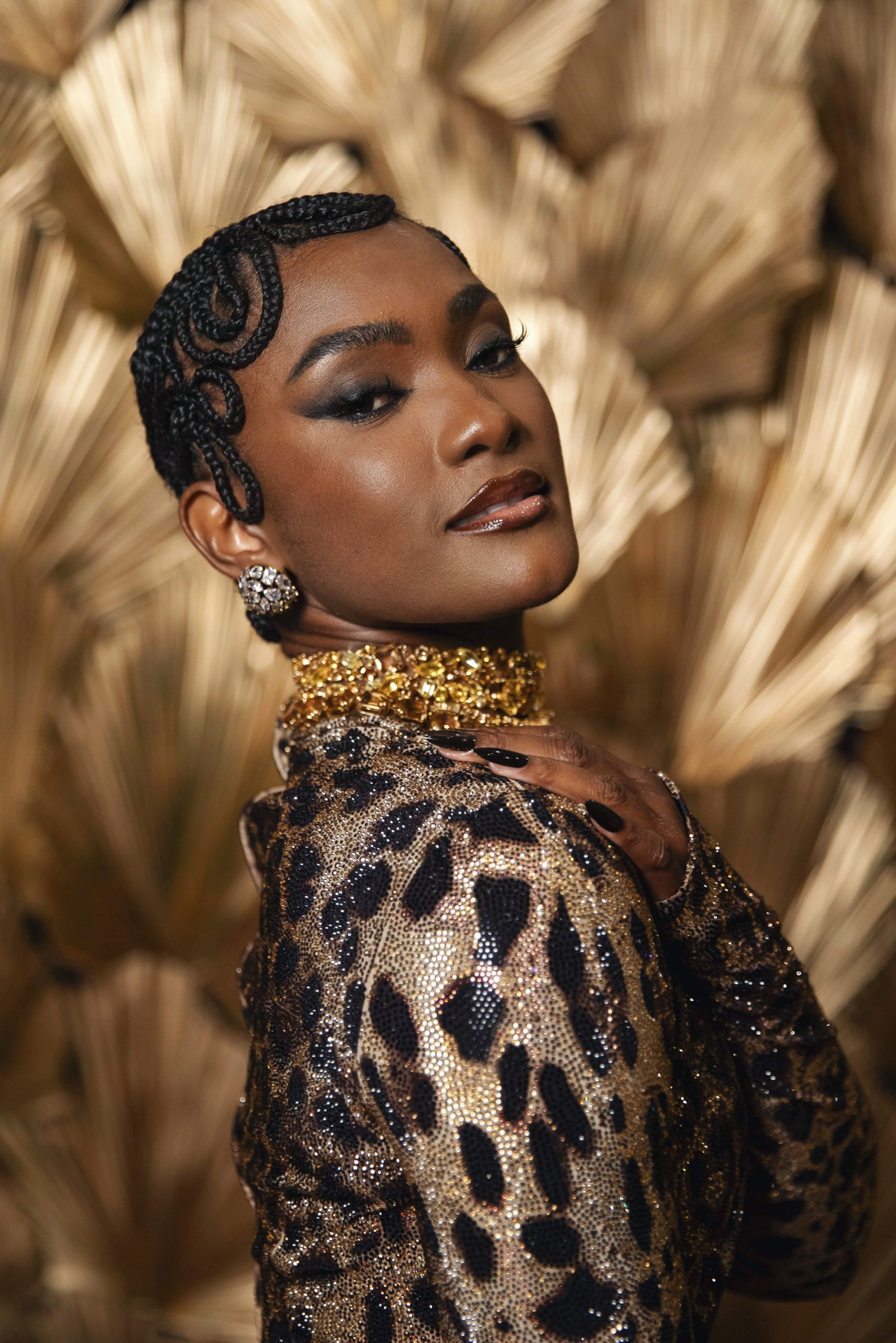 Erika Januza esbanja poder em festa de lançamento de A Nobreza do Amor. 