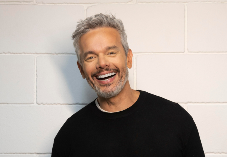 Otaviano Costa emociona no Lip Sync e relembra drama de saúde
