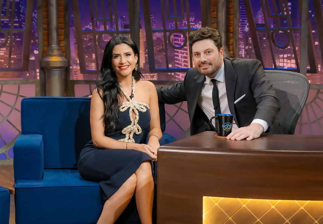Patricia Salvador abre o jogo no The Noite e revela bastidores com Silvio Santos