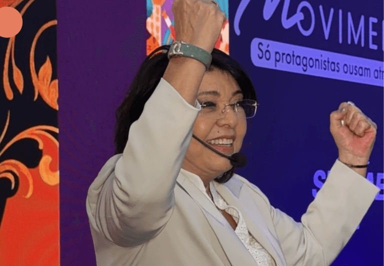 Roberta Miranda brilha em estreia como palestrante e emociona fãs