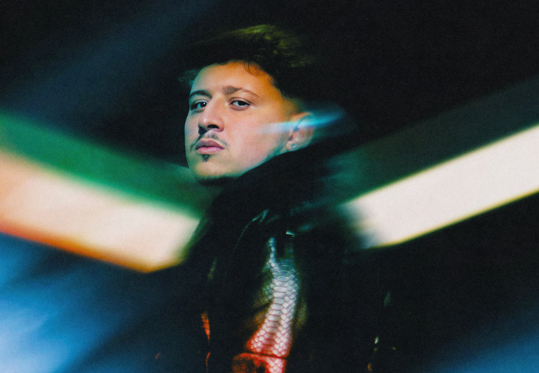 VICTIN expande fronteiras do gospel com lançamento do álbum "SHUV"