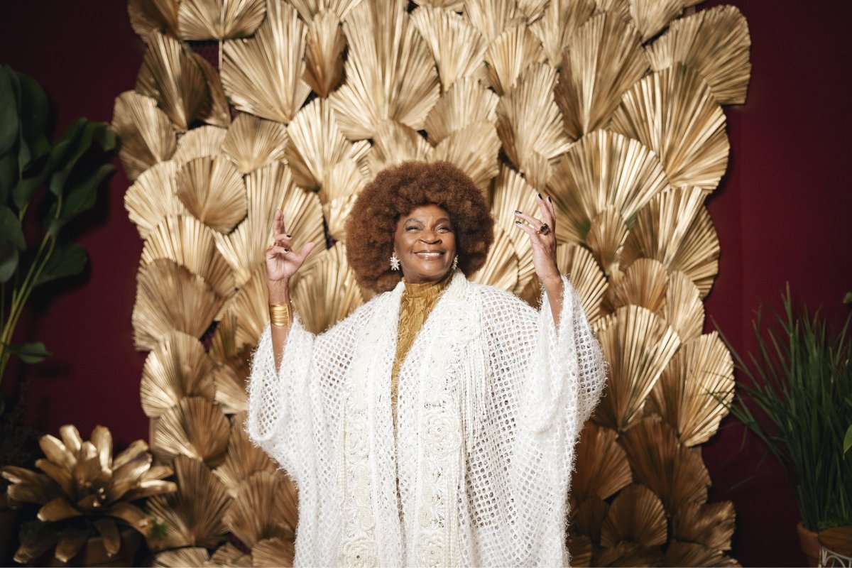 Zezé Motta celebra papel místico em A Nobreza do Amor!