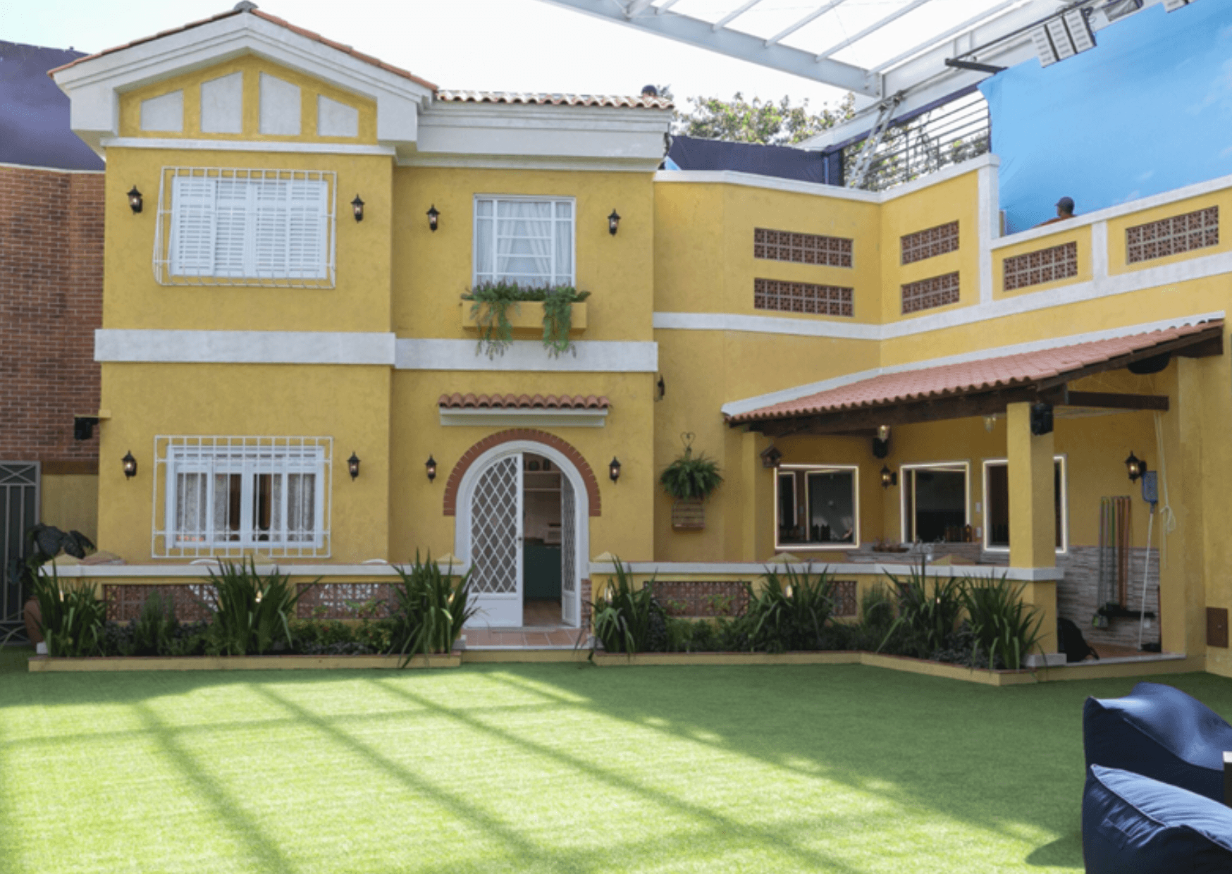 A casa do trampo tem rotina intensa