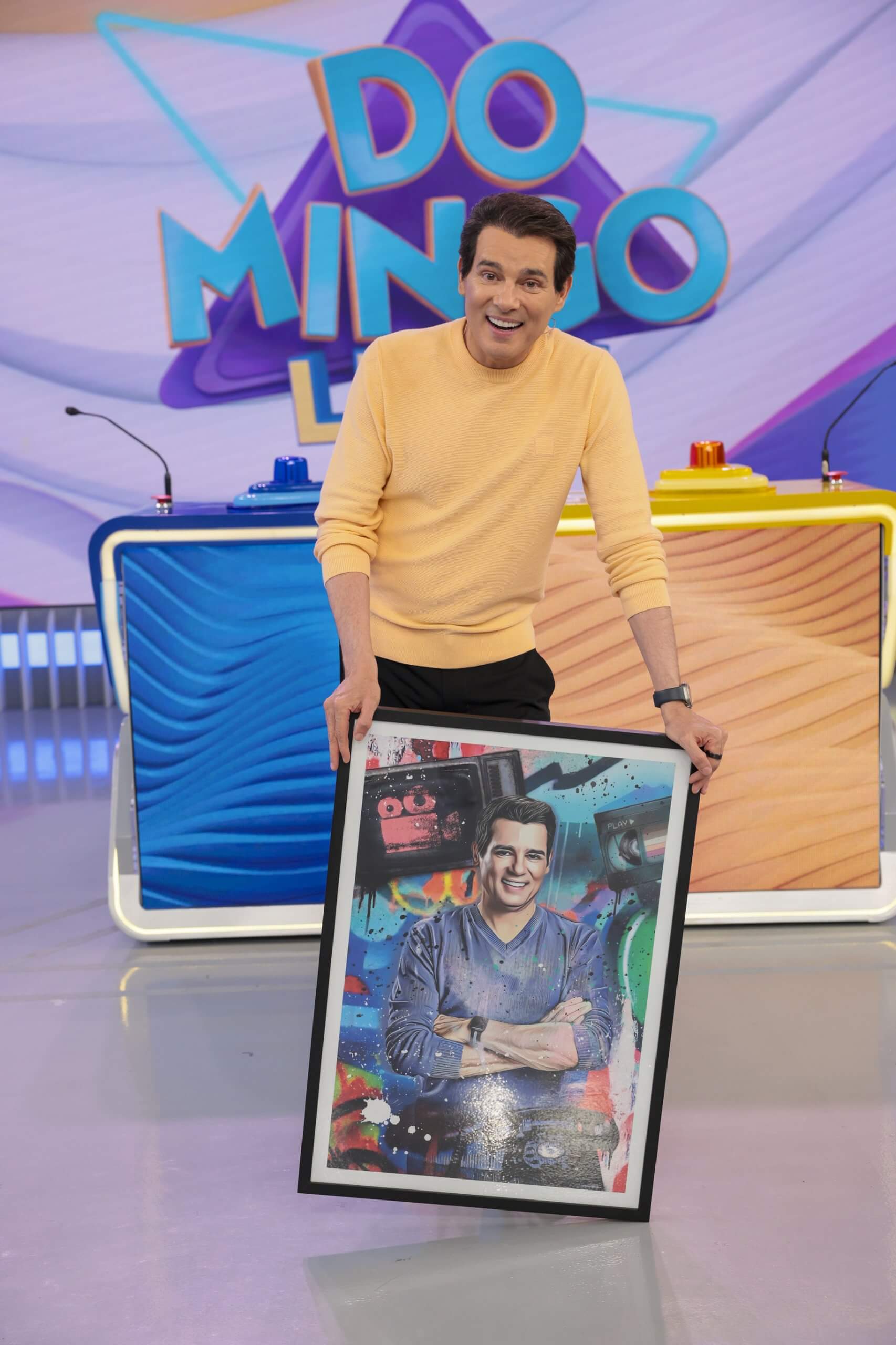 Celso Portiolli chora no SBT com homenagem e áudio de Silvio Santos.