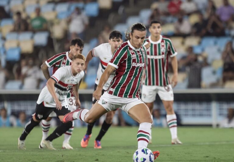 Duelo de tricolores: RECORD exibe jogão entre Fluminense e São Paulo.