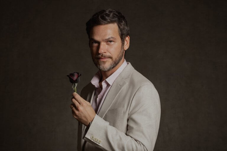 Emílio Dantas estrela thriller da Netflix com trama picante