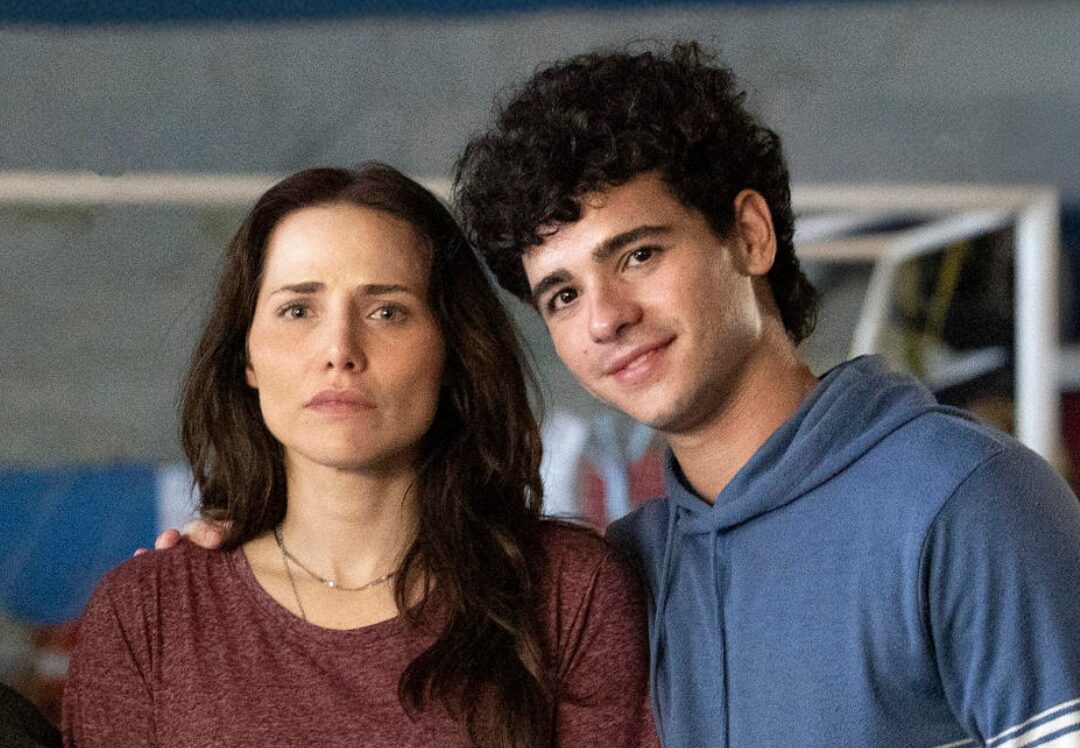 João Victor Gonçalves estreia na Globo como irmão de Leticia Colin