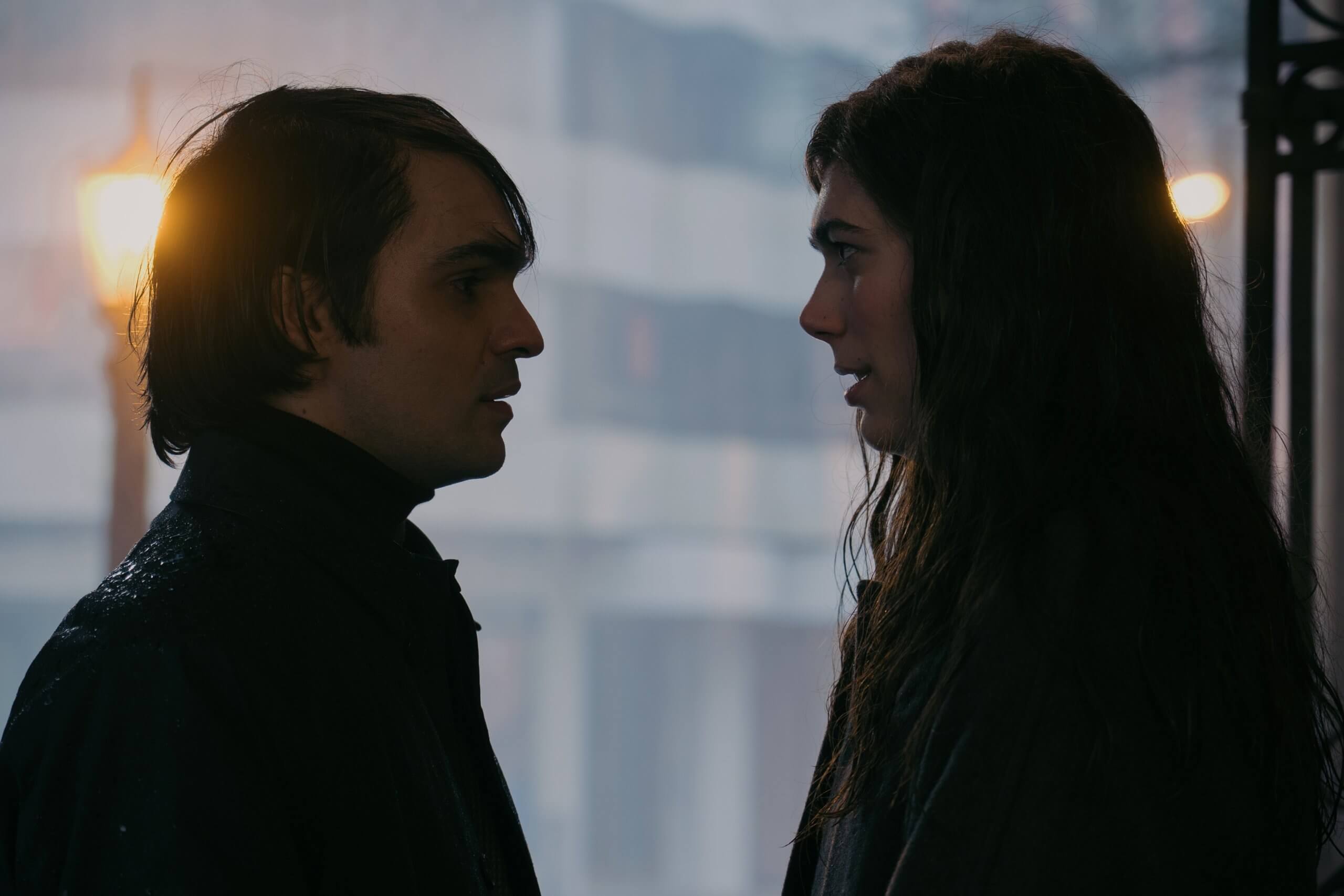 Eneko Sargadoy (Santiago) e Elisabeth Martinez (Adela) em 'Minha Querida Senhorita'. 