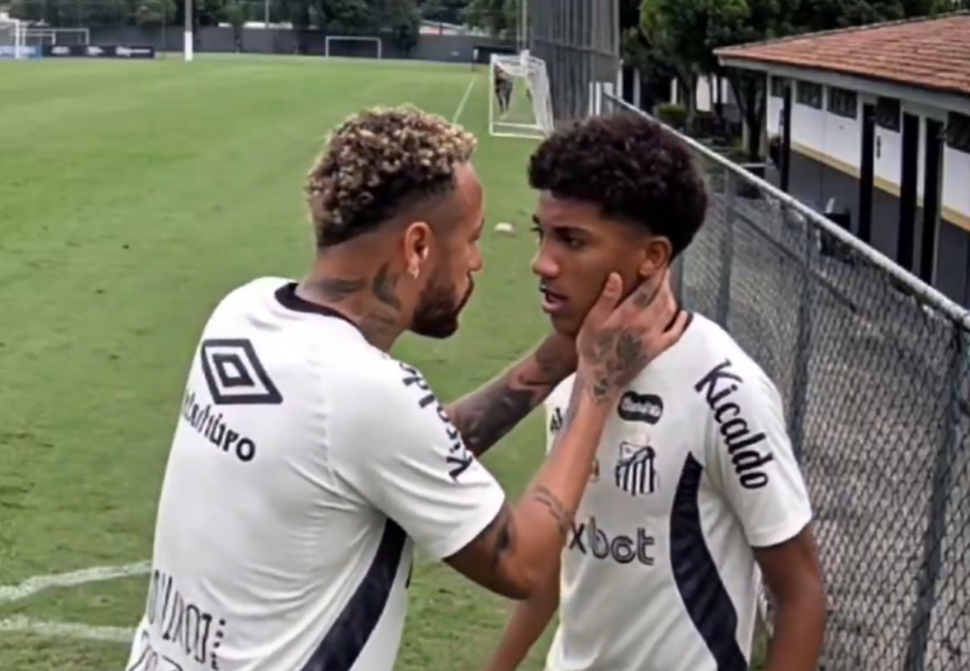Vídeo de Neymar dando soco em Robinho Jr no CT do Santos é real?