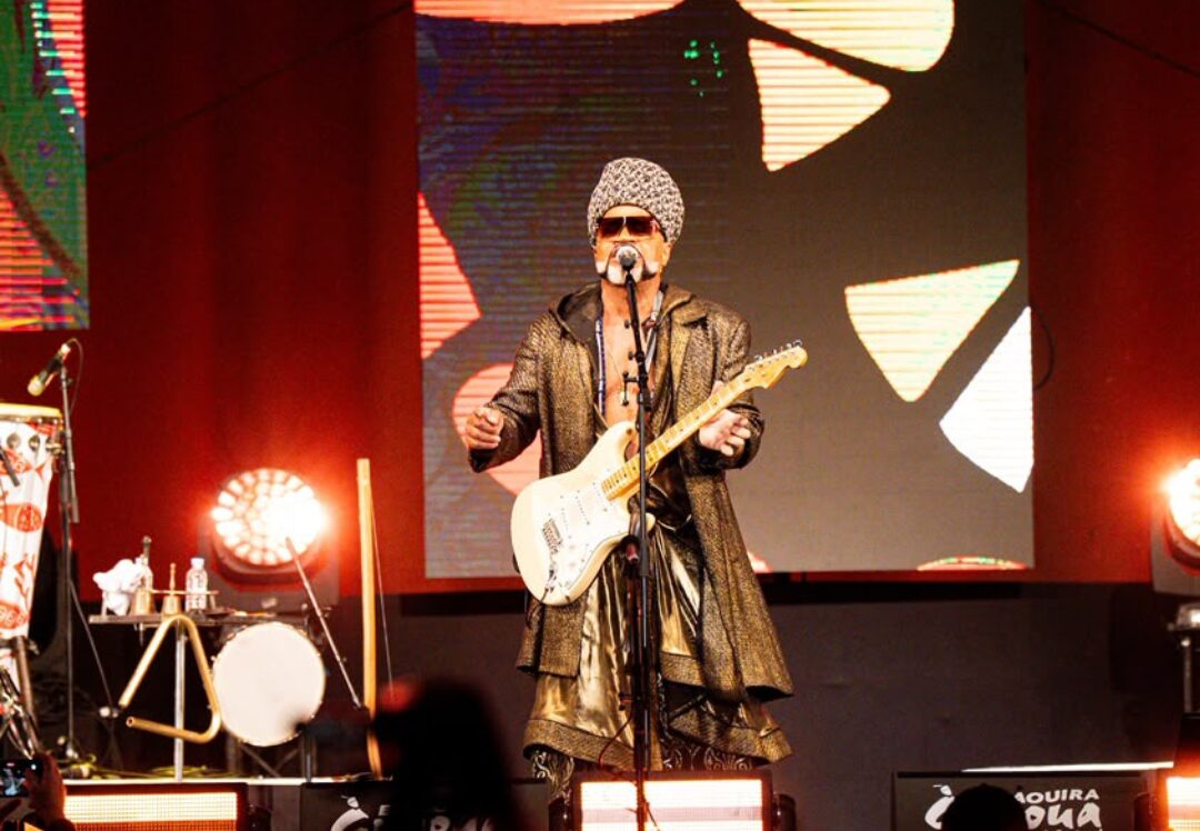 Carlinhos Brown volta ao Marrocos e comove público com show