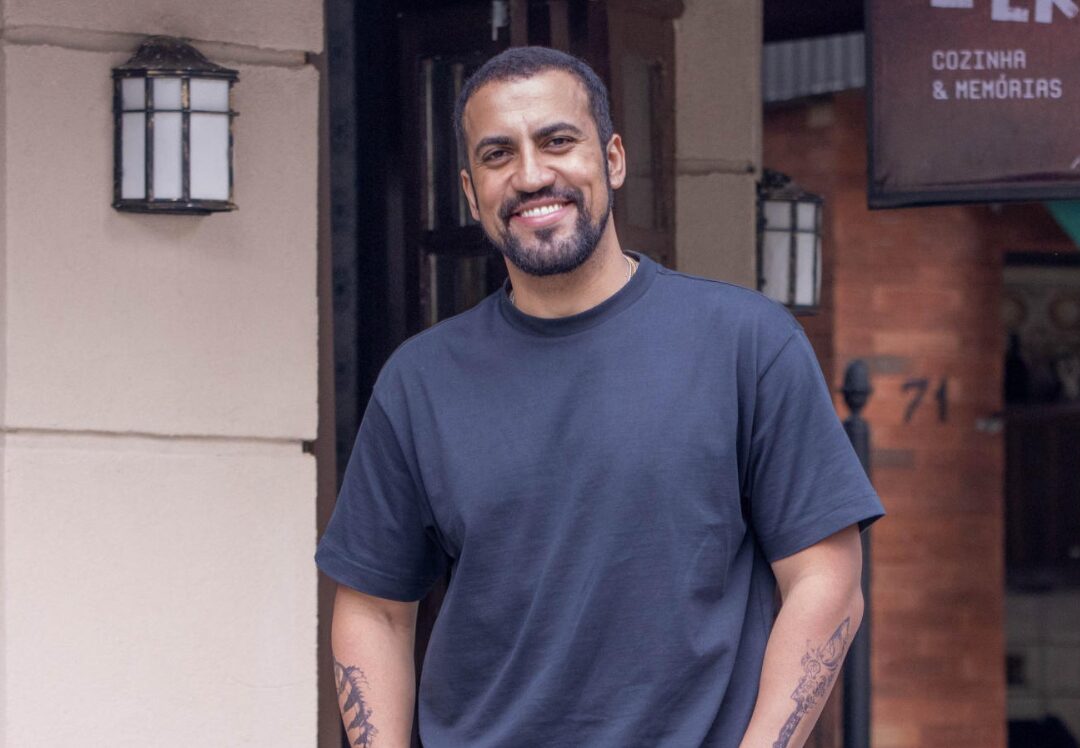 Ricardo Teodoro vive Joel, par de Adriana em 'Quem Ama Cuida'